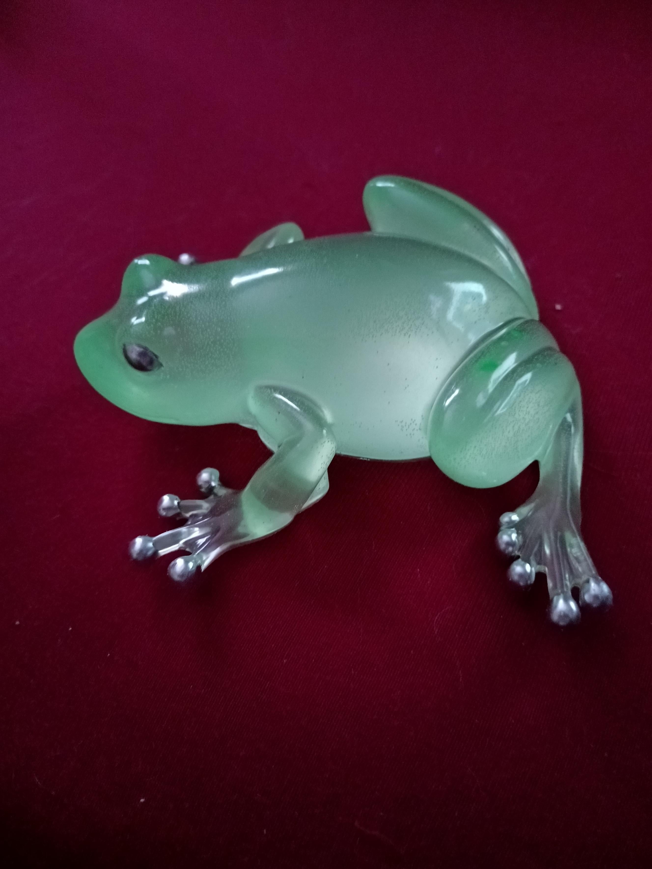 Glow-in-the Dark Resin Frog | Oomie's Crafts n' Critters