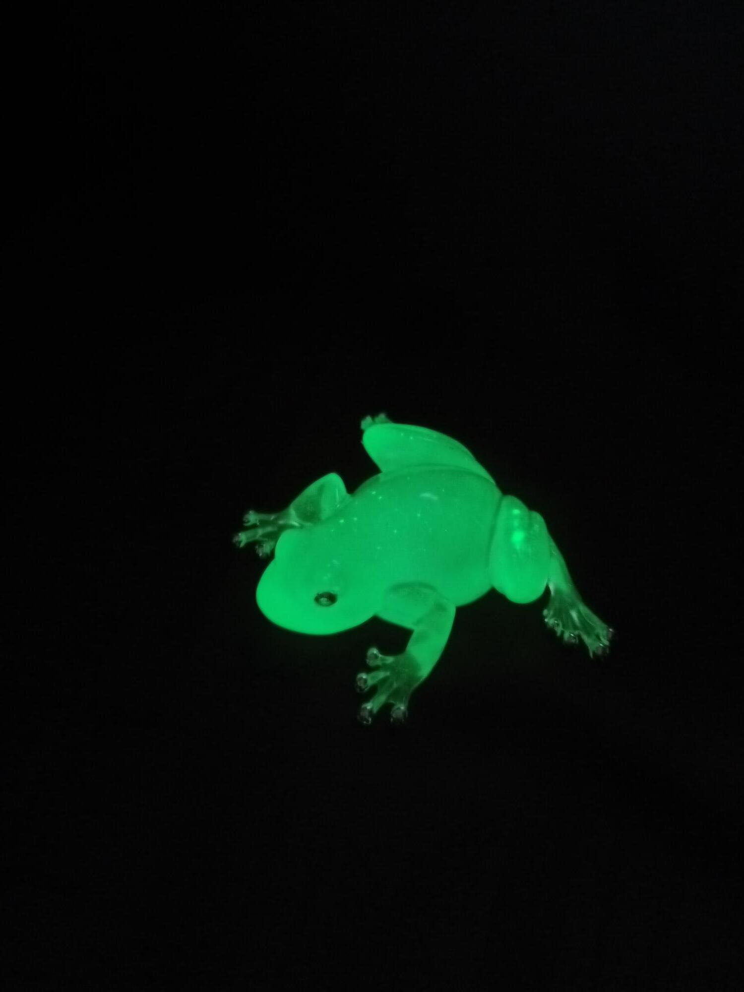 Glow-in-the Dark Resin Frog | Oomie's Crafts n' Critters
